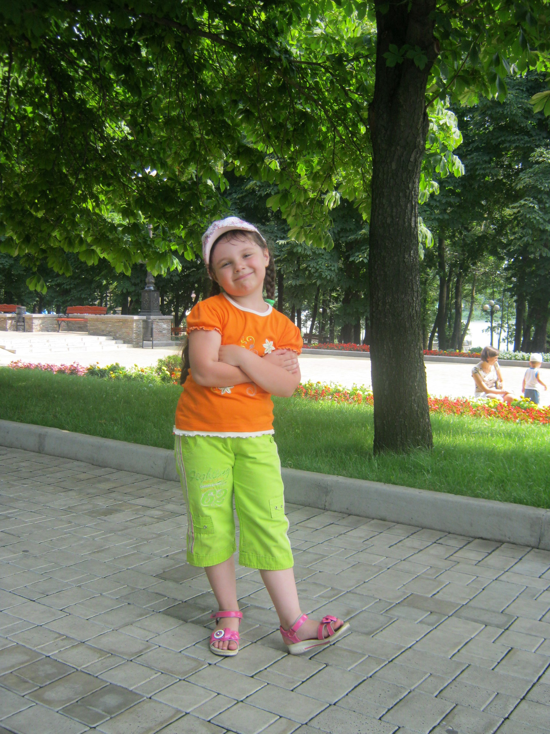 Moi, petite, dans le parc Chtcherbakov, à Donetsk