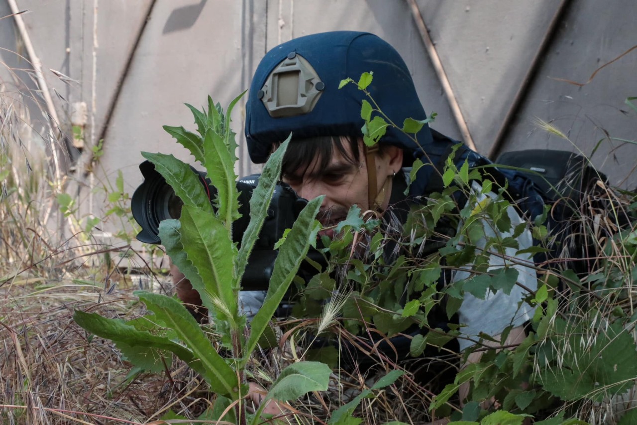 Stas and his colleagues' work during Russian shelling.