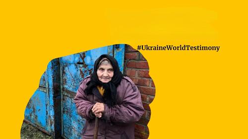 Una donna la cui casa è stata distrutta dai bombardamenti russi