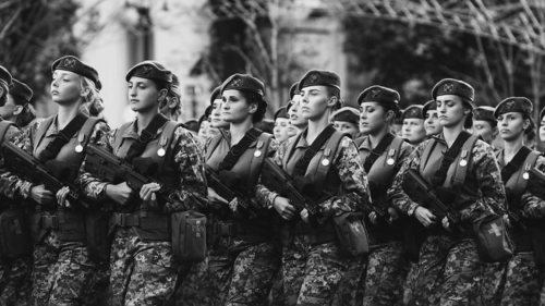 On Disinformation Around Ukrainian Servicewomen